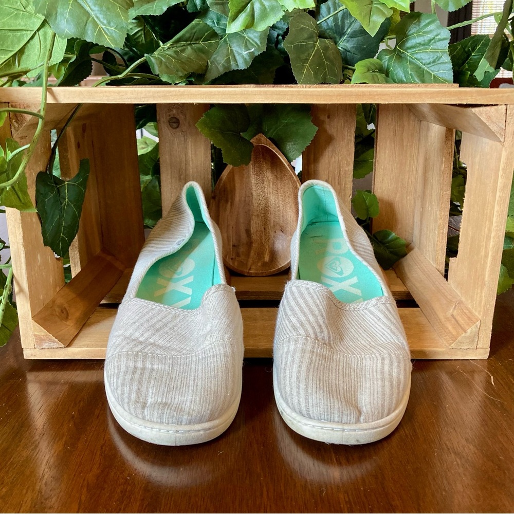 Roxy Gray/White Canvas Slip on Sneakers Shoes Size 9